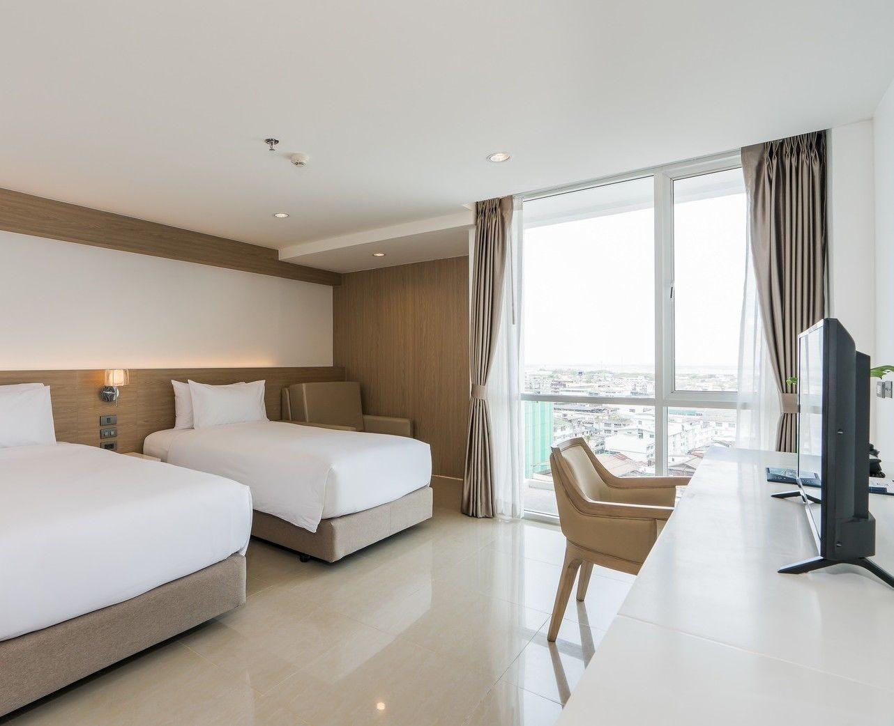 Rattanachol Hotel Chonburi Bagian luar foto
