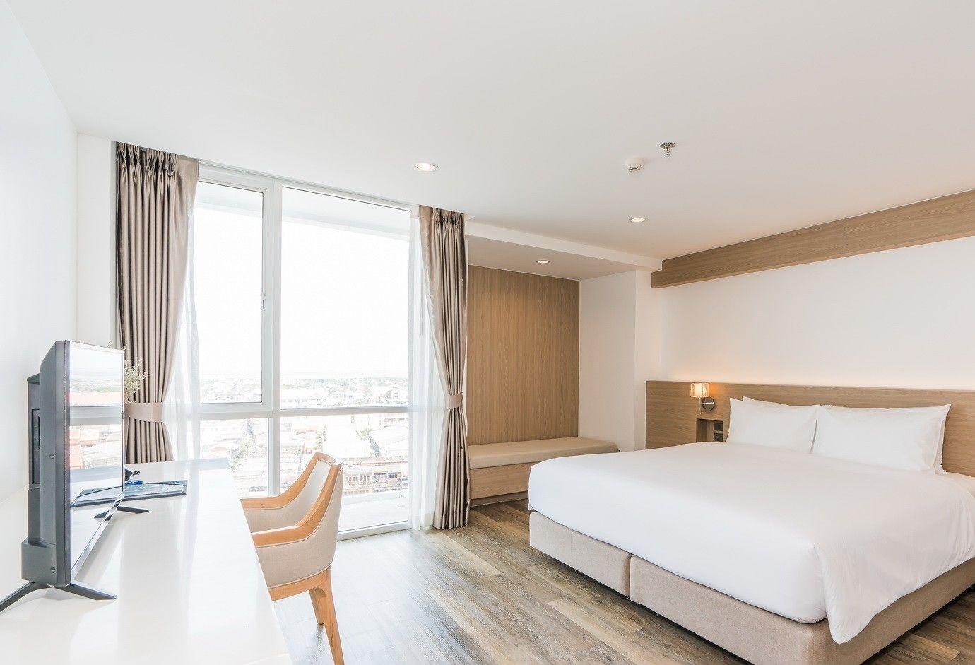 Rattanachol Hotel Chonburi Bagian luar foto