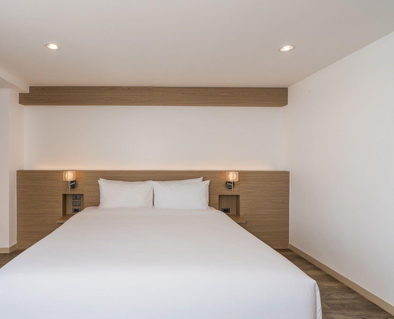 Rattanachol Hotel Chonburi Bagian luar foto