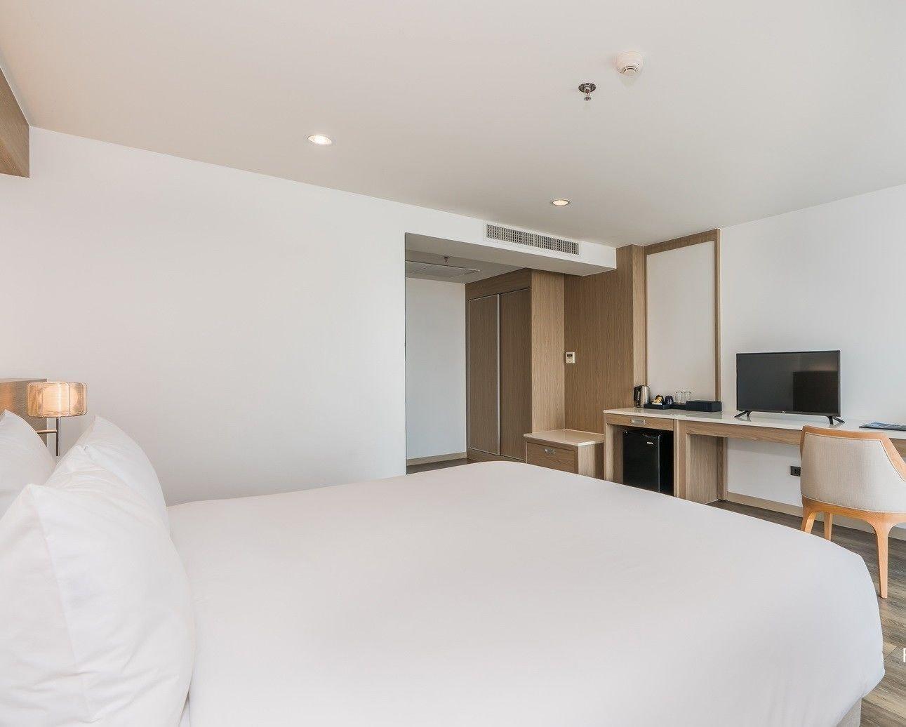 Rattanachol Hotel Chonburi Bagian luar foto