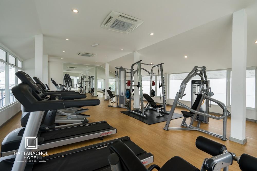 Rattanachol Hotel Chonburi Bagian luar foto