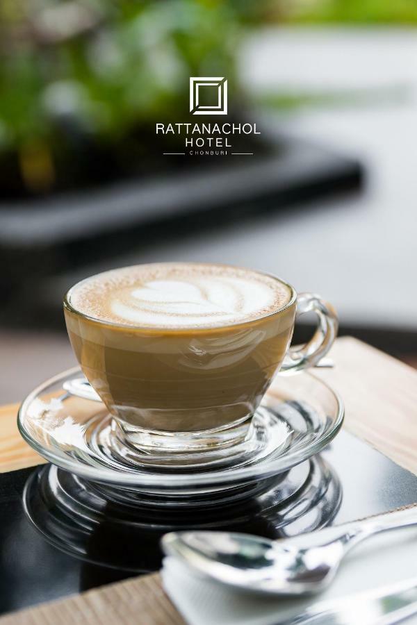 Rattanachol Hotel Chonburi Bagian luar foto