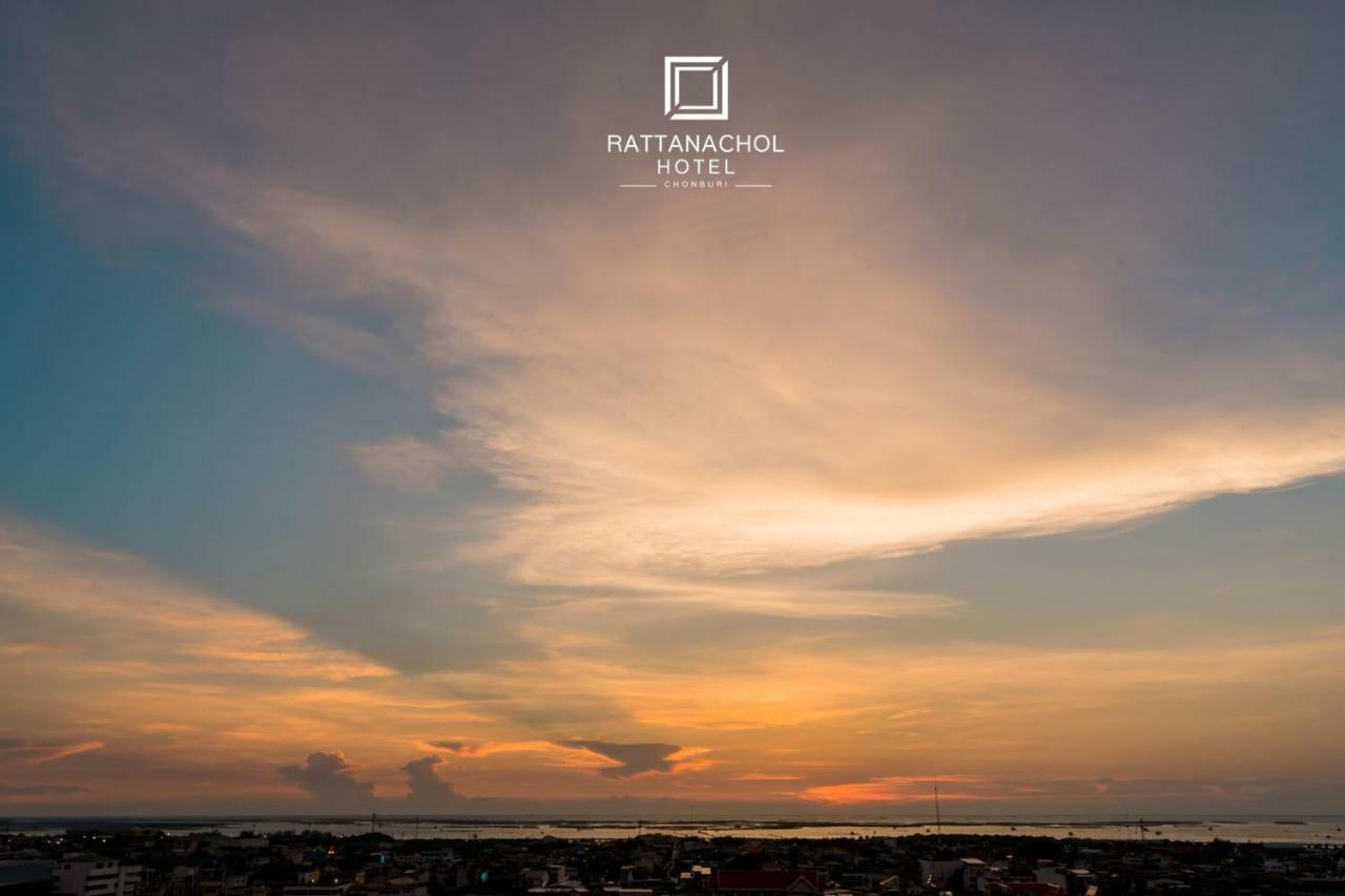 Rattanachol Hotel Chonburi Bagian luar foto