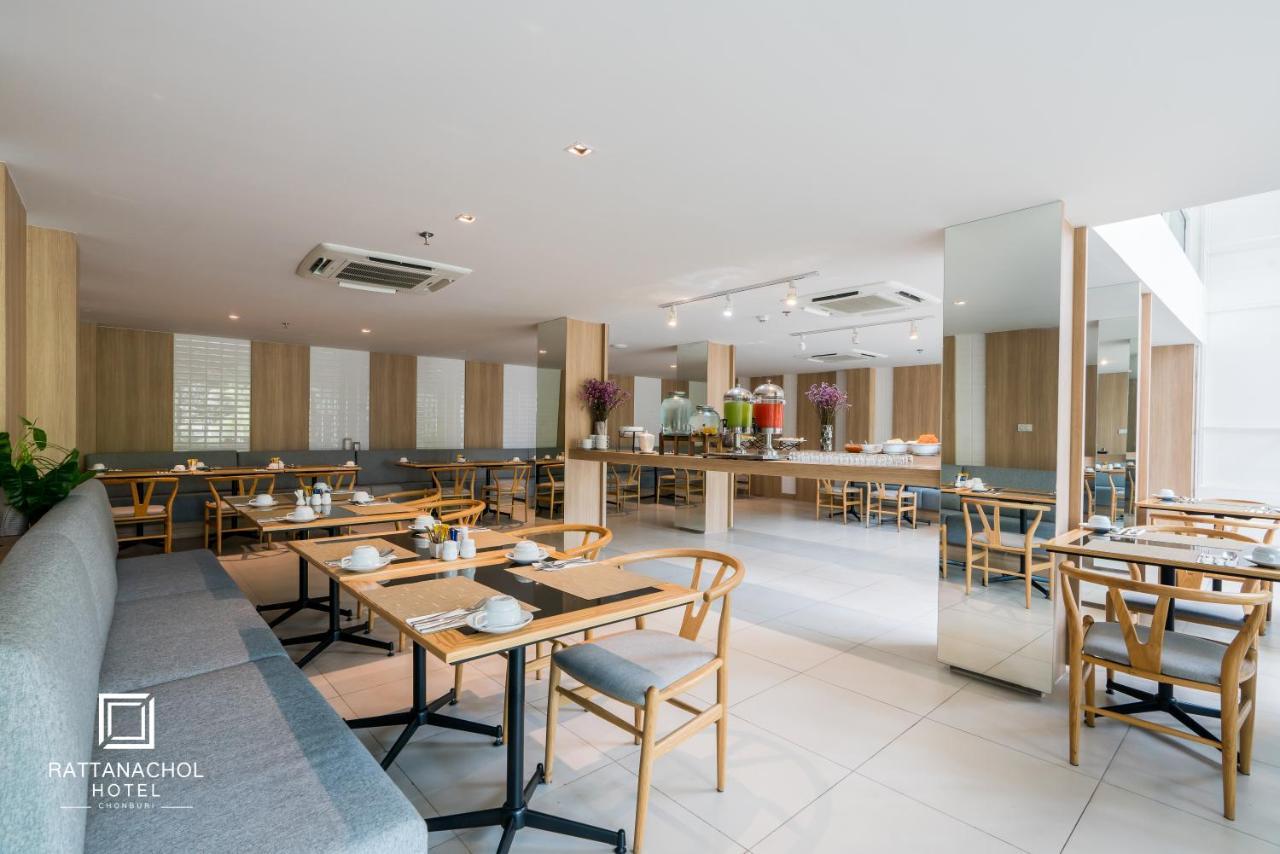 Rattanachol Hotel Chonburi Bagian luar foto