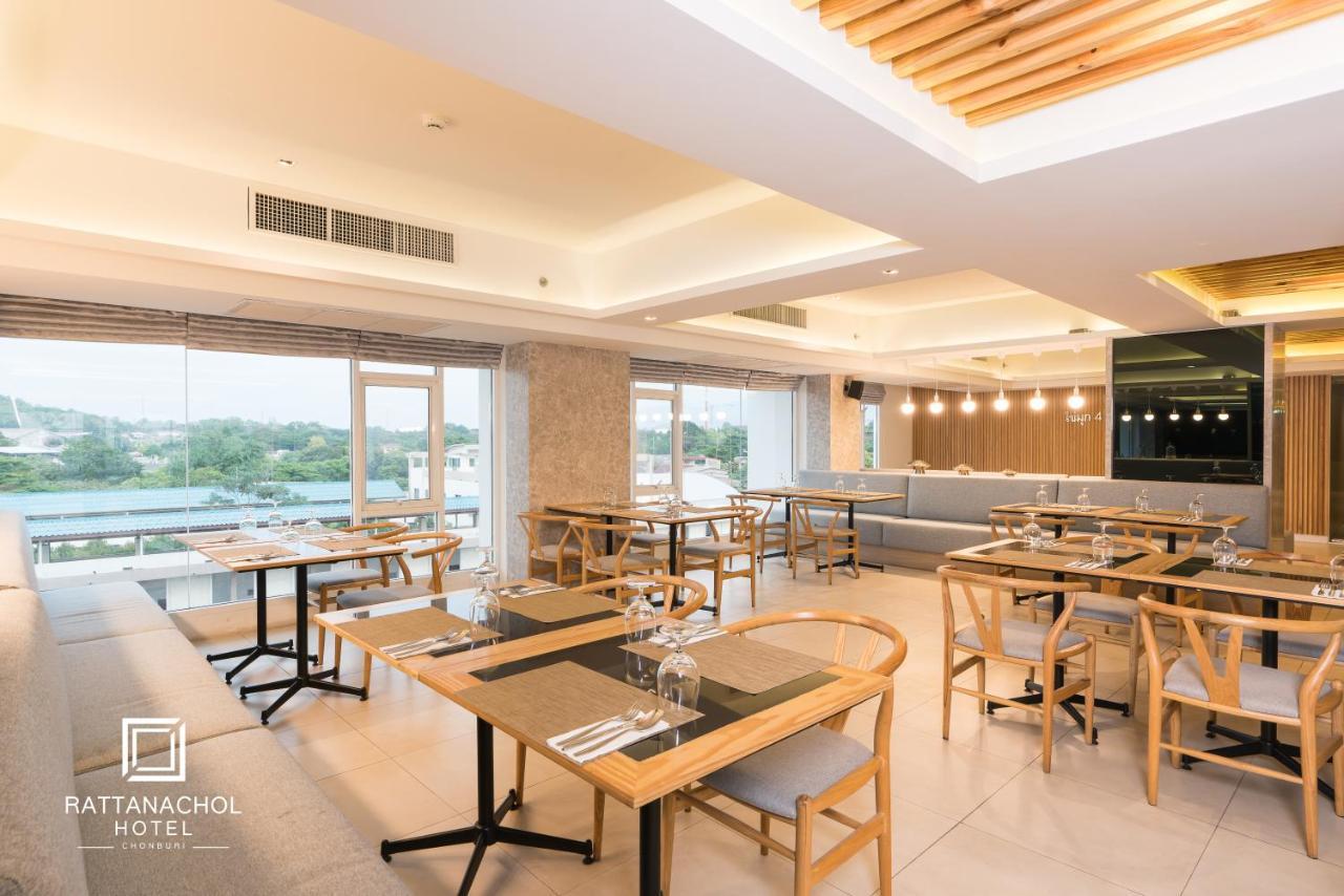 Rattanachol Hotel Chonburi Bagian luar foto